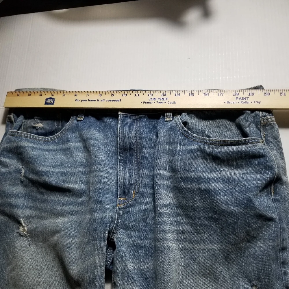 URBAN MEN'S DISTRESSED JEAN SHORTS SIZE 40